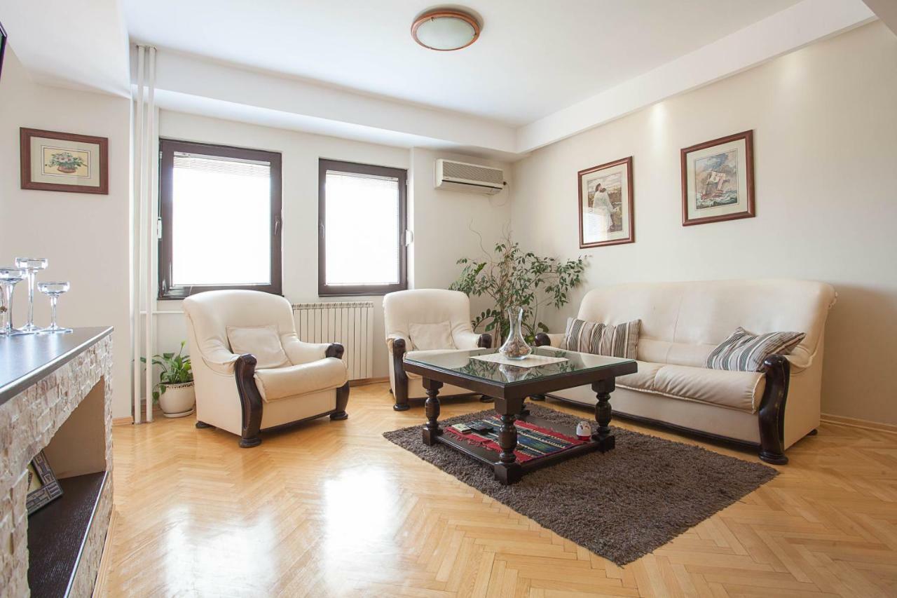 סקופיה White Apartment מראה חיצוני תמונה